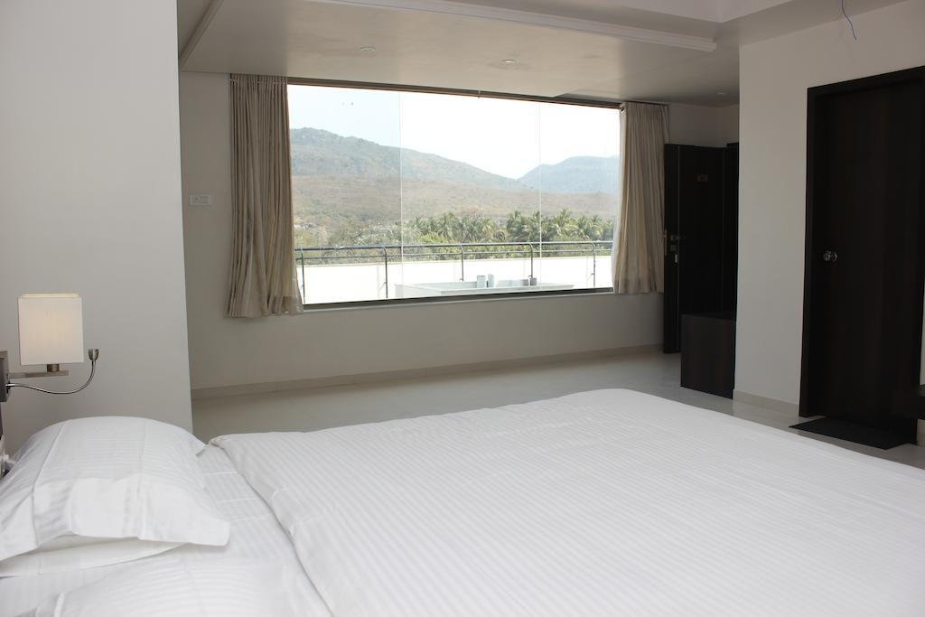 Hotel Magnum Inn Junagadh Zimmer foto