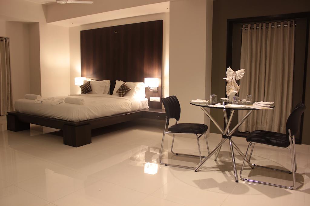 Hotel Magnum Inn Junagadh Zimmer foto