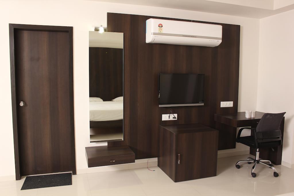 Hotel Magnum Inn Junagadh Zimmer foto