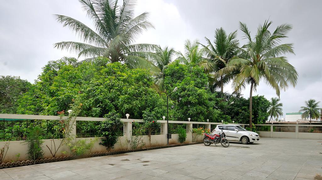 Hotel Magnum Inn Junagadh Exterior foto